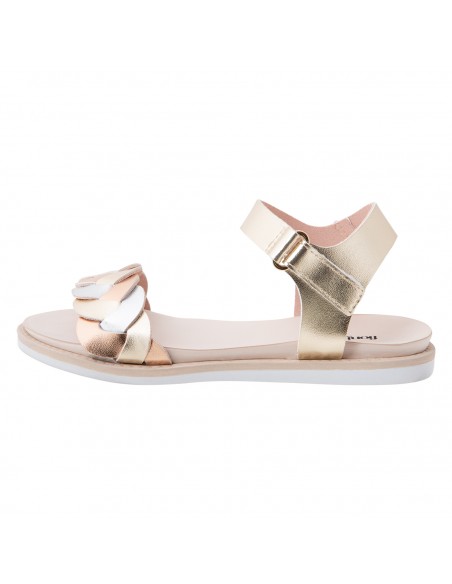 Sandalias tejidas para niña pequeña